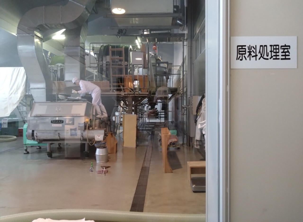 Craftsmen's wisdom felt during a visit to a warehouse in Tsunan-machi, Niigata Prefecture.