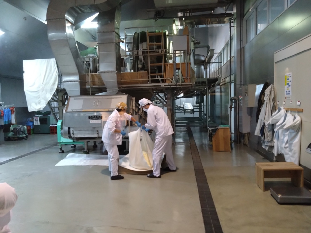 Tsunan Brewery has started production for the season - how about a special set to taste Niigata for X'mas?