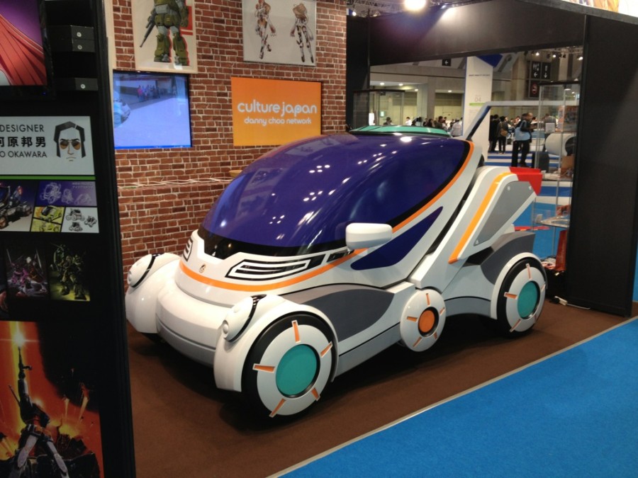 The design of the electric vehicle (EV) under development in Kashiwazaki is sci-fi anime-like.