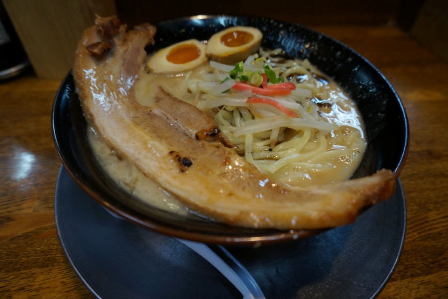 Thick soup like a stew! Black pork king at Ramen Inoya (Chuo-ku, Niigata City)