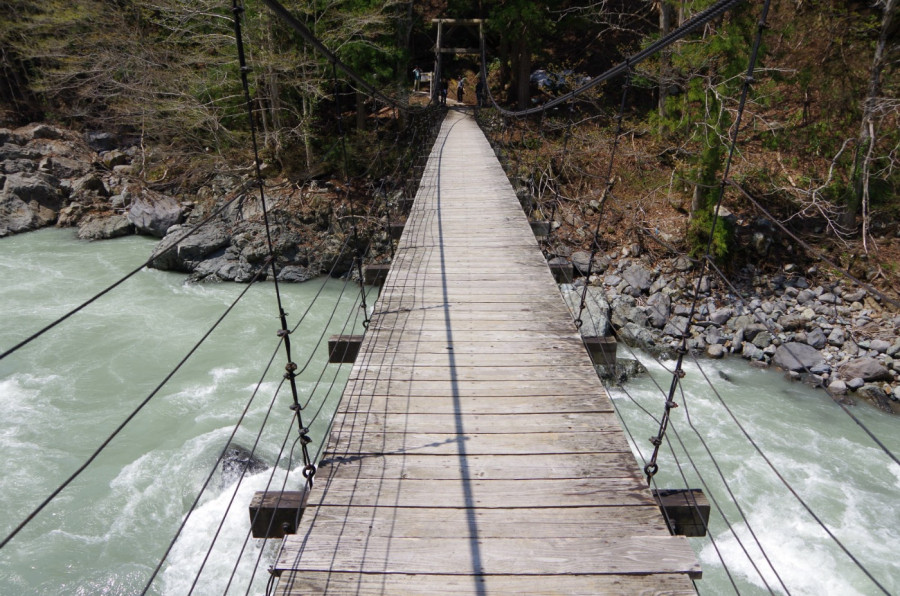 50 best bridges in Niigata. Mikura Bridge in Tsunan Town, the setting of the film Yureru.