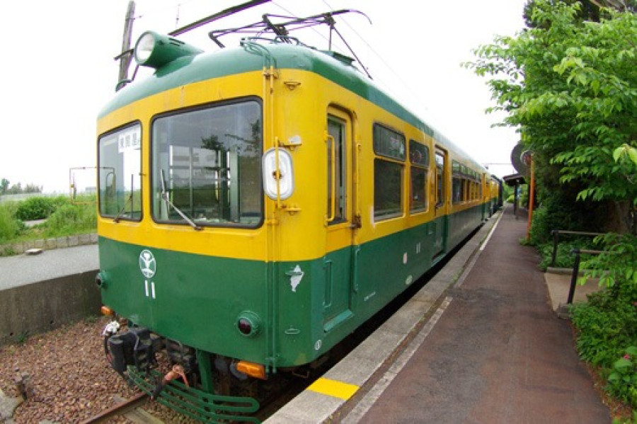 Meet the nostalgic 'pumpkin train', the former Moon Lagoon Station.