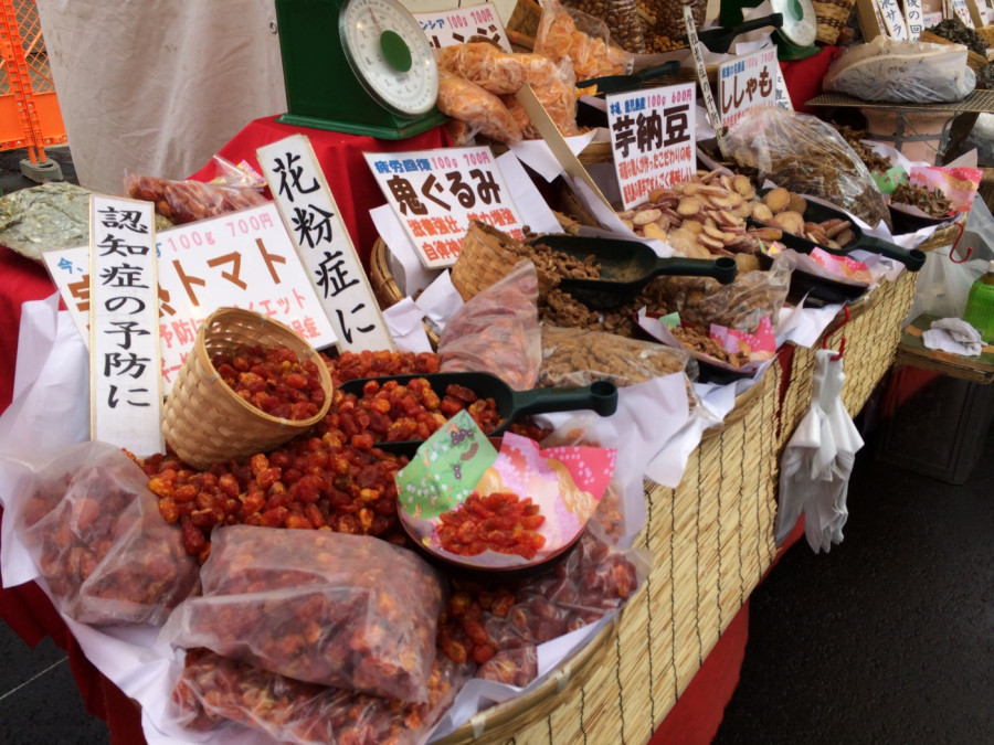 Enma Market in Kashiwazaki City. This is a world of Asian chaos where 500 stalls gather!