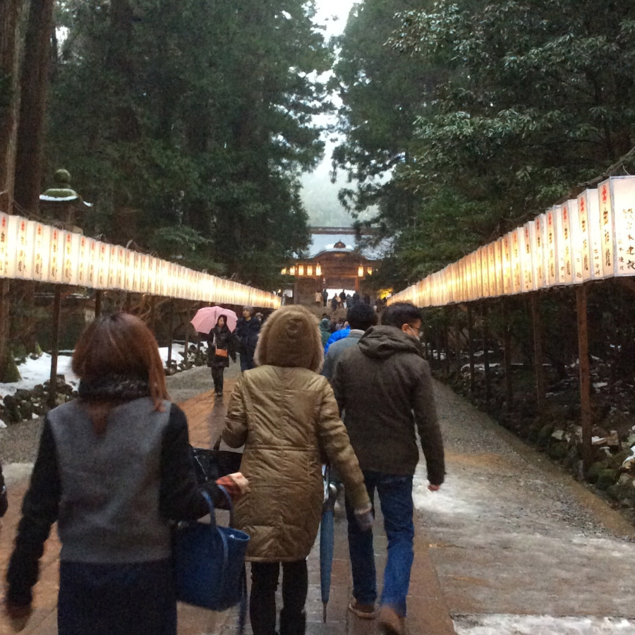 'Arito Shrine', 'A Certain Shrine', 'Shimosuwa Shrine'. Watch really yabai shrines in the vicinity of Yahiko Shrine!