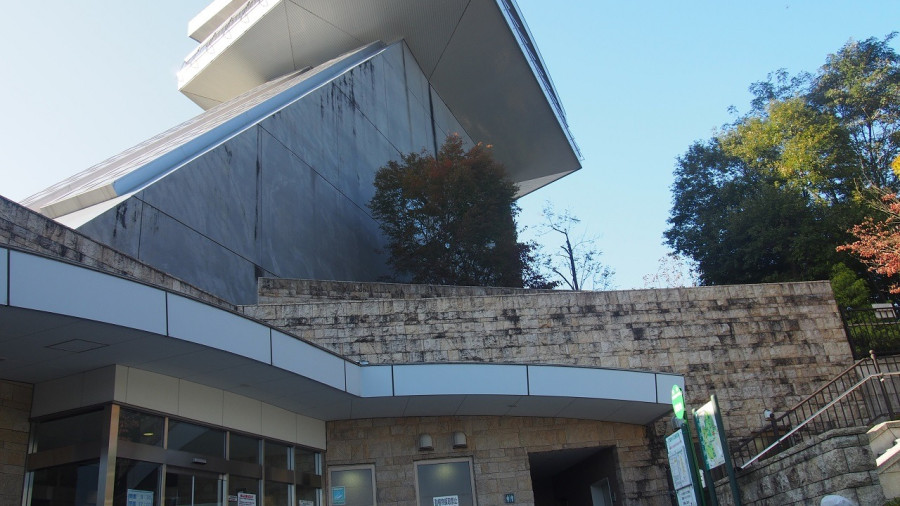 The impressive diagonal elevator! If you visit Echigo Hillside Park, the observation deck is a must!