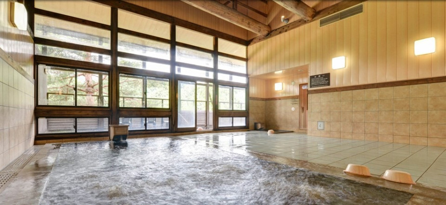 If you want to enjoy a relaxing spa♨ on a weekday... definitely! Natural hot spring "Jyonnobi-mura" is full of deals...