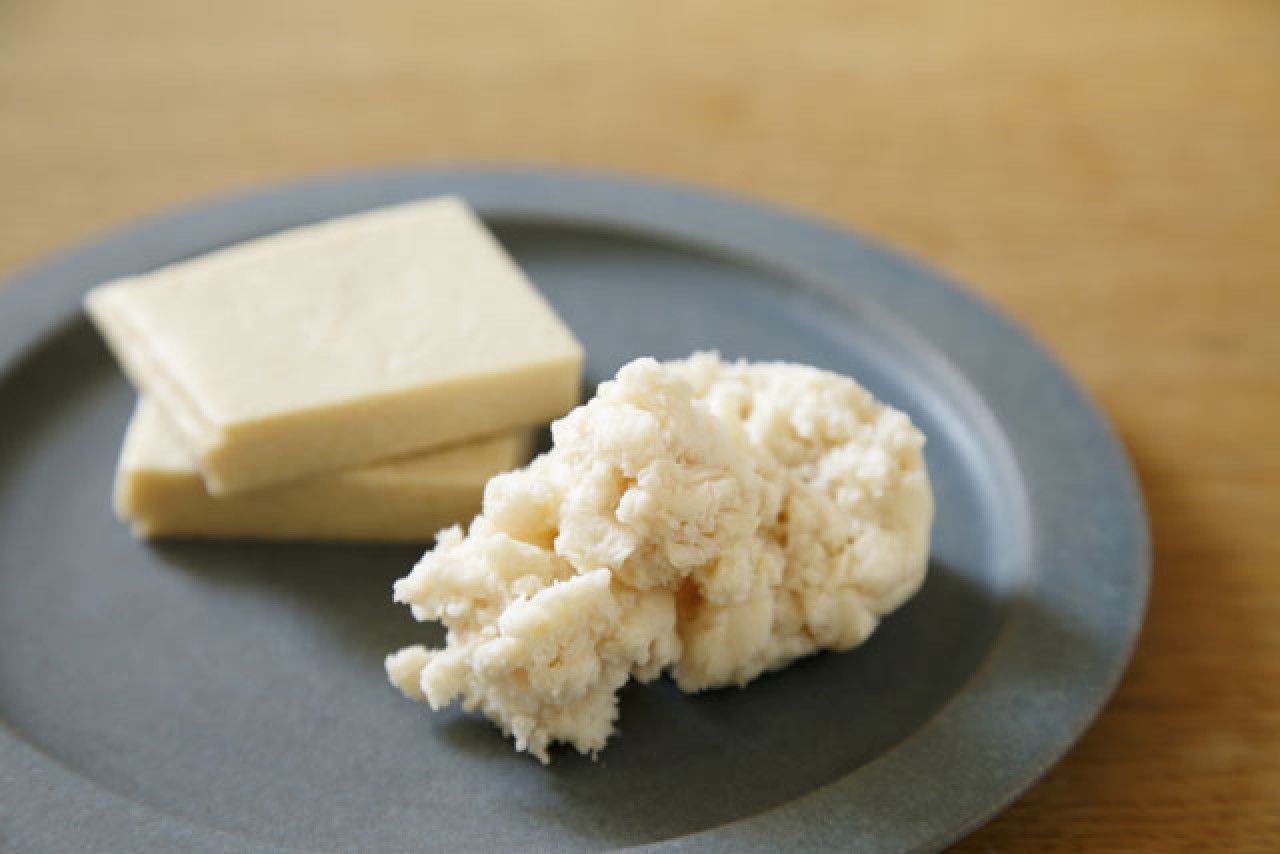 Sake lees is a by-product of sake production. It is full of ingredients that are good for beauty and health.