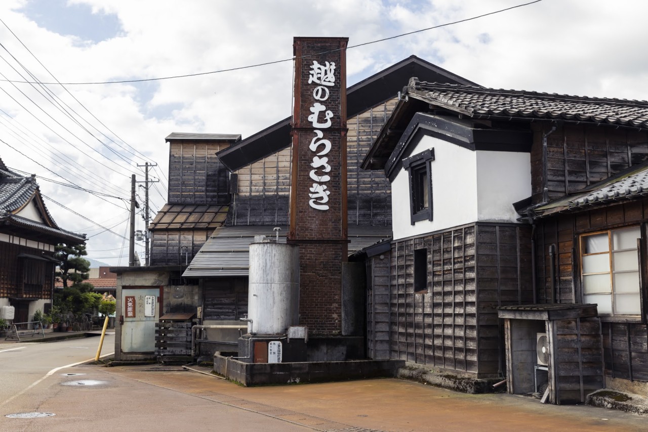 新潟県長岡市の醸造の町・摂田屋にある、老舗醤油屋「越のむらさき」