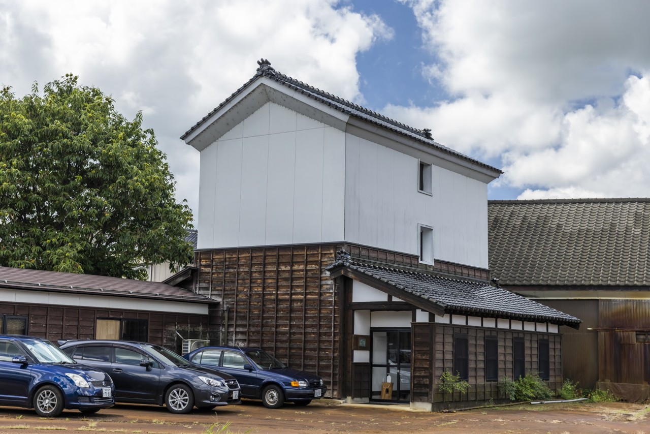 Journey into Japan's fermentation culture 'to Setagaya, the town of brewing' Hoshino Honten, a long-established miso and soy sauce shop.