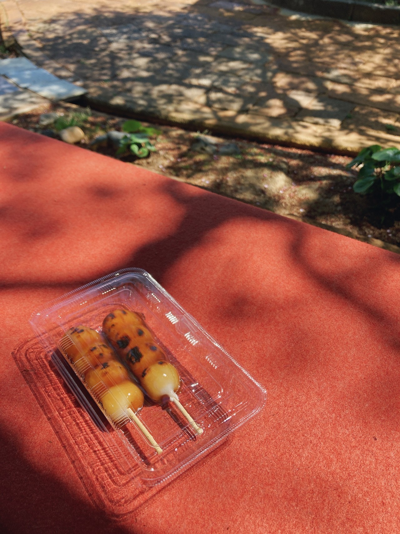 Visitez Setagaya, la ville brassicole populaire de Niigata, pour découvrir la confiserie japonaise dango Eguchi Dango Setagaya, une confiserie établie de longue date, en 1902.